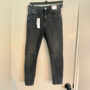 Topshop Women’s Jeans. Brand new with tags. Vintage black. Size US7, W29 X L28.